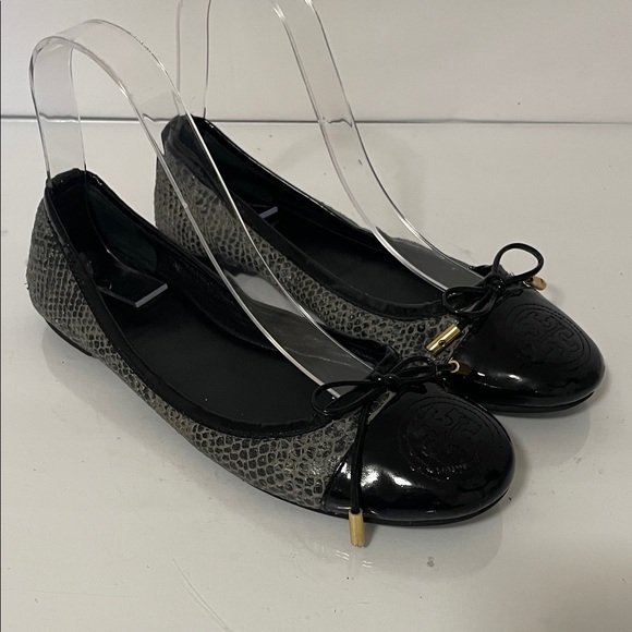 Tory Burch Shoes - Tory Burch Black and Textured Gray Loafers with Bow